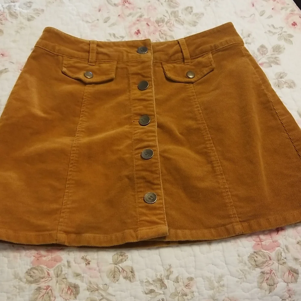 Forever 21 mustard corduroy skirt - Picture 1 of 8